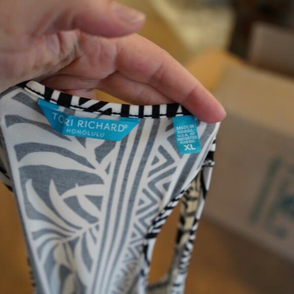 Tori Richard Maxi Dress Womens XL Black White Tropical Print Hawaiian Scoop Neck - Picture 9 of 9